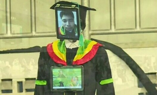 Robot Pengganti Mahasiswa