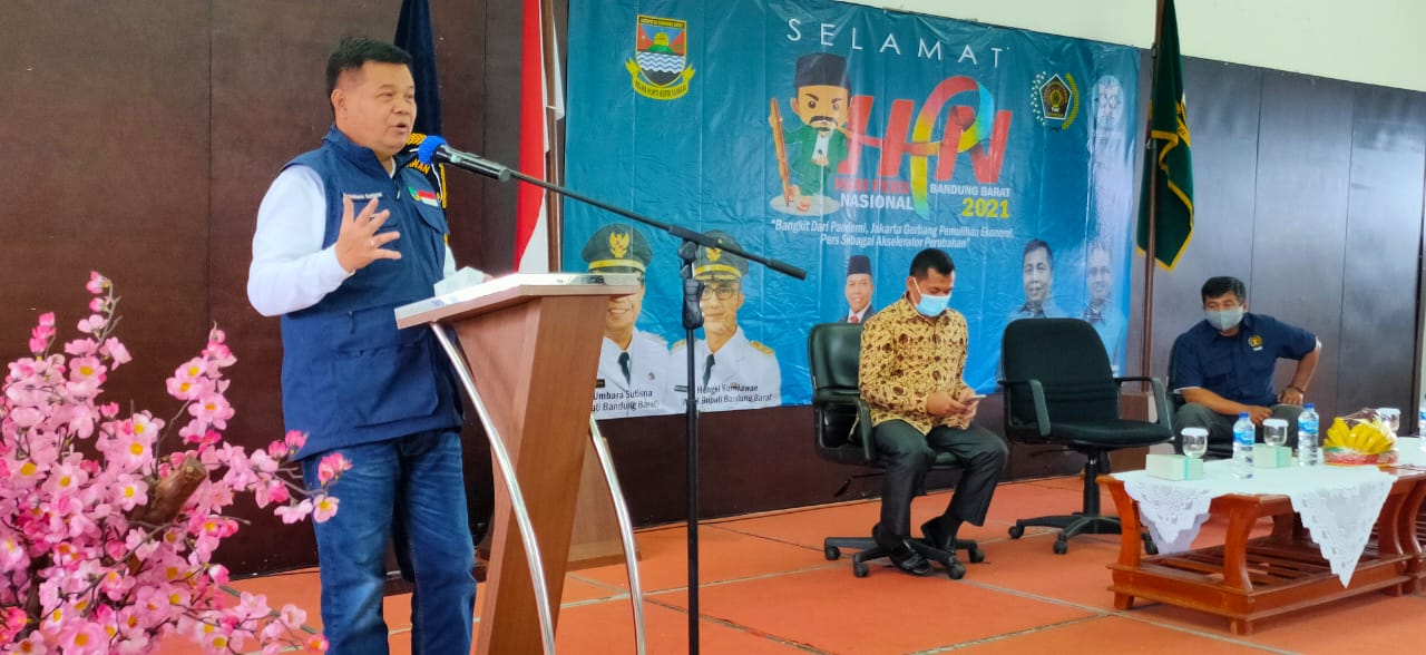 Bupati Umbara pada peringatan Hari Pers Nasional (HPN) 2021 Tingkat Kabupaten Bandung Barat di Ballroom lantai 4 Gedung B Kompleks Pemda KBB.
