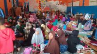 Warga korban banjir bandang dan tanah longsor di Desa Cibenda Kec. Cipongkor KBB, diungsikan di GOR Desa Cibenda. Foto/BANDUNGSATU.COM Warga korban banjir bandang dan tanah longsor di Desa Cibenda Kec. Cipongkor KBB, diungsikan di GOR Desa Cibenda. Foto/BANDUNGSATU.COM