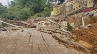 Pergerakan tanah menyebabkan puluhan rumah dan sekolah di Kampung Cigombong Desa Cibedug, Kecamatan Ronggo, KBB sudah diungsikan ketempat yang lebih aman. Foto/Istimewa