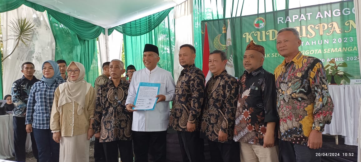 Pj Bupati Bandung Barat, Arsan Latif menghadiri Rapat Anggota Tahun (RAT) Koperasi Puspa Mekar Kecamatan Parongpong Sabtu (20/04). Foto/Diskominfotik KBB