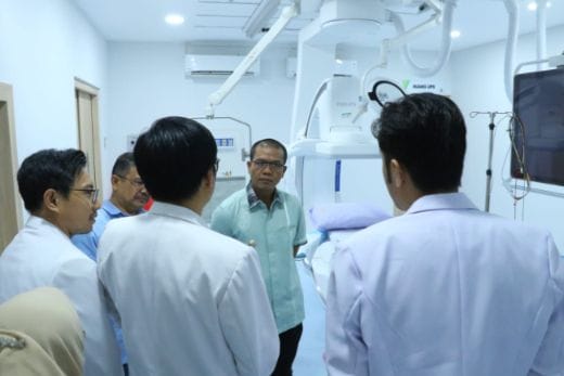 Bupati Bandung, Dadang Supriatna, sesaat setelah ground breaking Unit Transfusi Darah RSUD Otista Soreang. Foto/Istimewa