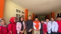 WhatsApp Image 2024-06-20 at 15.57.23_1213ae1d Hengki Kurniawan bersama Ketua DPC PDIP KBB, Ida Widaningsih dan pengurus mengadakan konsulidasi ke Ketua DPD PKS KBB, Acep Hud Syalahudin, Kamis (20/06). Foto/BANDUNGSATU.COM