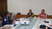 Pj Bupati Bandung Barat, Ade Zakir didampingi Kadis Perkim, Ani Roslianti dan Kepala BPBD KBB, Meide bertemu dengan Direktur PTPN VIII, Kamis (08/07). Foto/Istimewa Pj Bupati Bandung Barat, Ade Zakir didampingi Kadis Perkim, Ani Roslianti dan Kepala BPBD KBB, Meide bertemu dengan Direktur PTPN VIII, Kamis (08/07). Foto/Istimewa