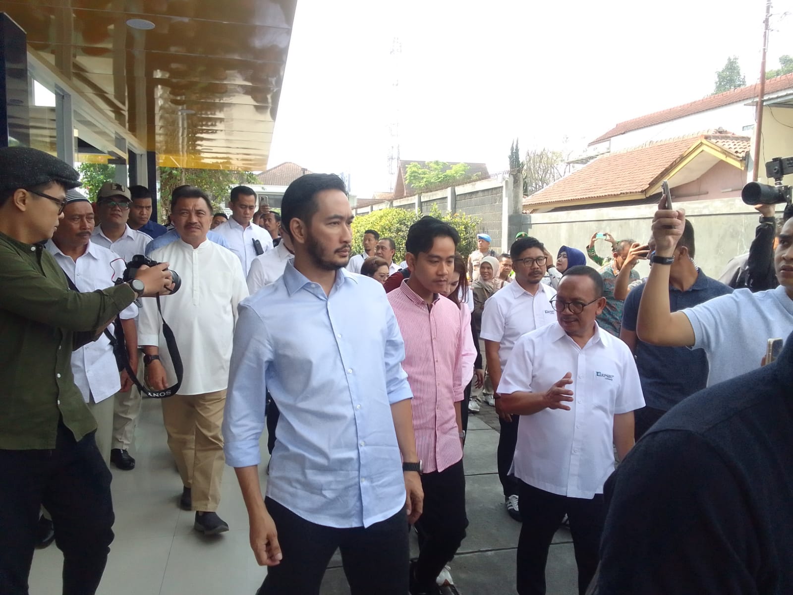 Wakil Presiden terpilih Gibran Rakabuming ketika mengadakan kunjungan ke KPSBU Lembang, Kamis (22/08). Foto/BANDUNGSATU.COM