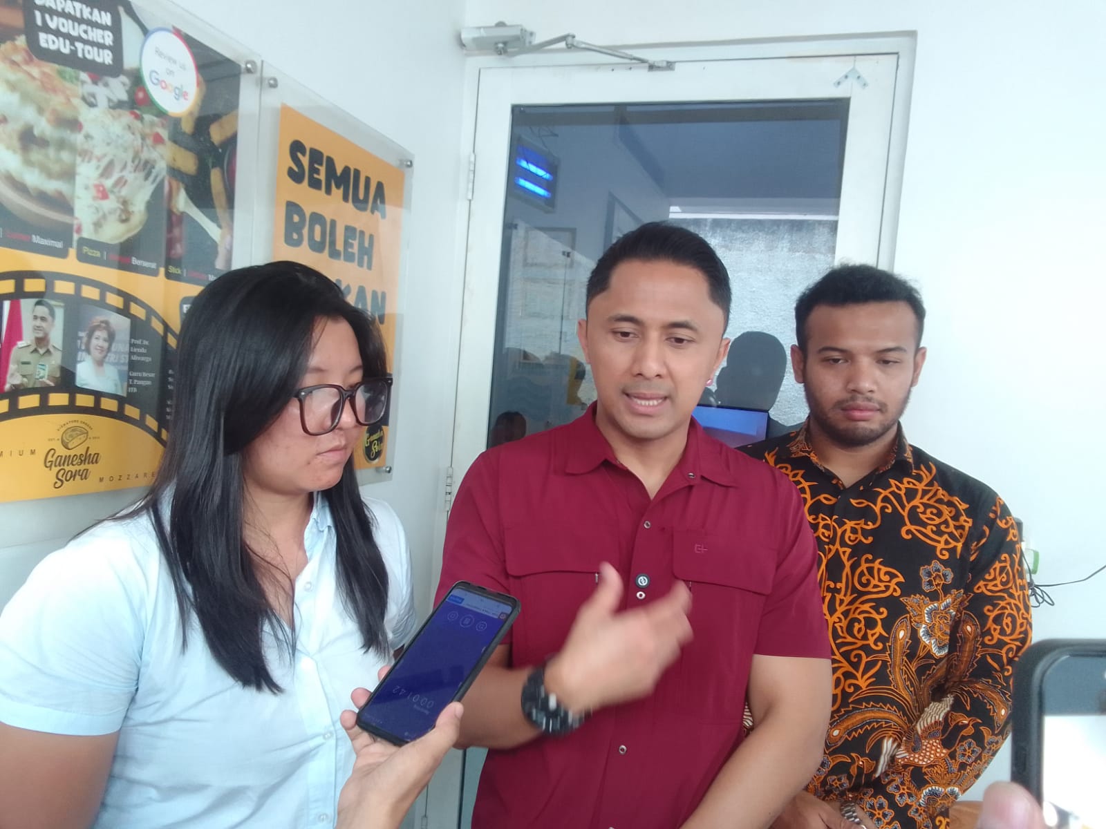 Calon Bupati Bandung Barat, Hengki Kurniawan didampingi Anggota DPRD KBB dari Partai NasDem, Bintang Pamungkas. Foto/BANDUNGSATU.COM